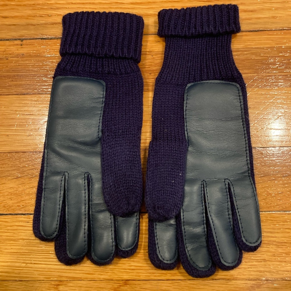 Vintage English Village | Navy Dress Gloves in Box - Picture 4 of 6